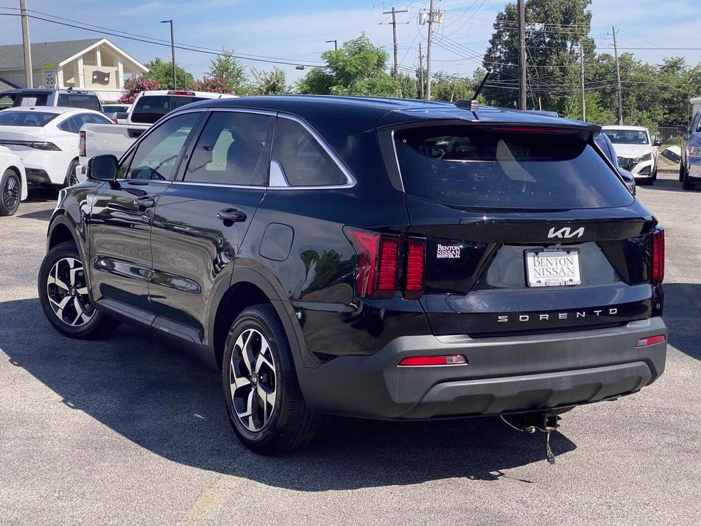 2022 Ebony Black Kia Sorento LX FWD SUV