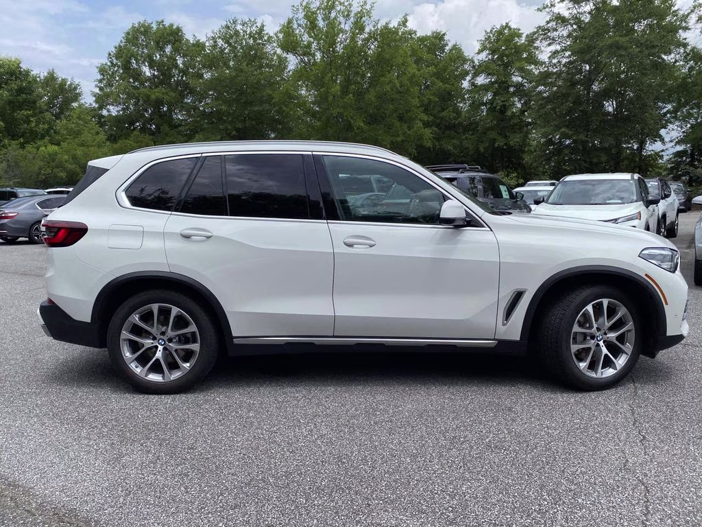 2023 Alpine White BMW X5 xDrive40i AWD SUV
