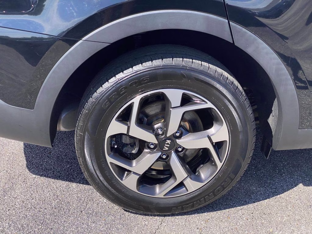 2022 Ebony Black Kia Sorento LX FWD SUV