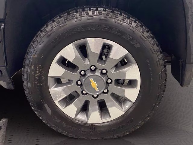 2026 Summit White Chevrolet Silverado 2500HD Custom 4X4 Truck