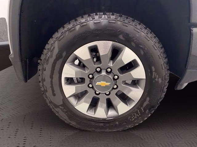 2026 Summit White Chevrolet Silverado 2500HD Custom 4X4 Truck