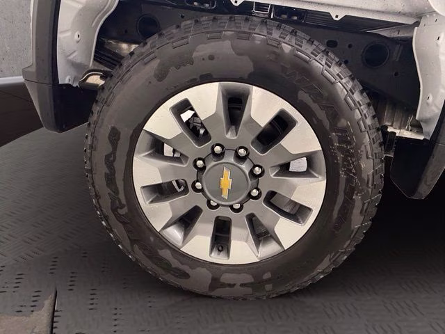 2026 Summit White Chevrolet Silverado 2500HD Custom 4X4 Truck
