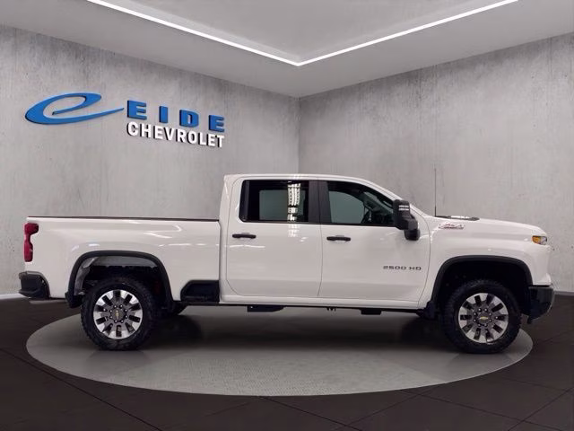 2026 Summit White Chevrolet Silverado 2500HD Custom 4X4 Truck