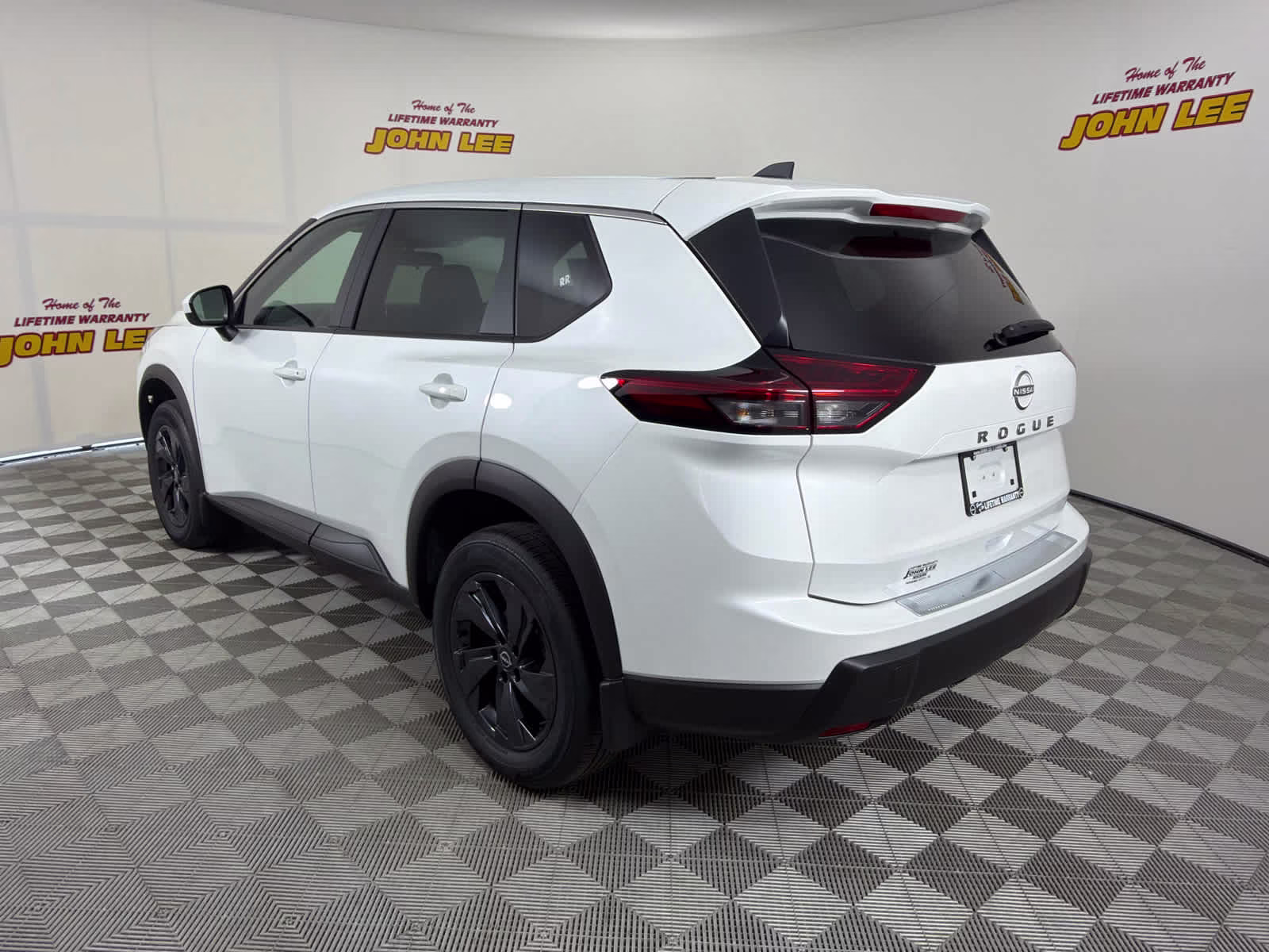 2026 Everest White Pearl Tricoat Nissan Rogue SV FWD SUV