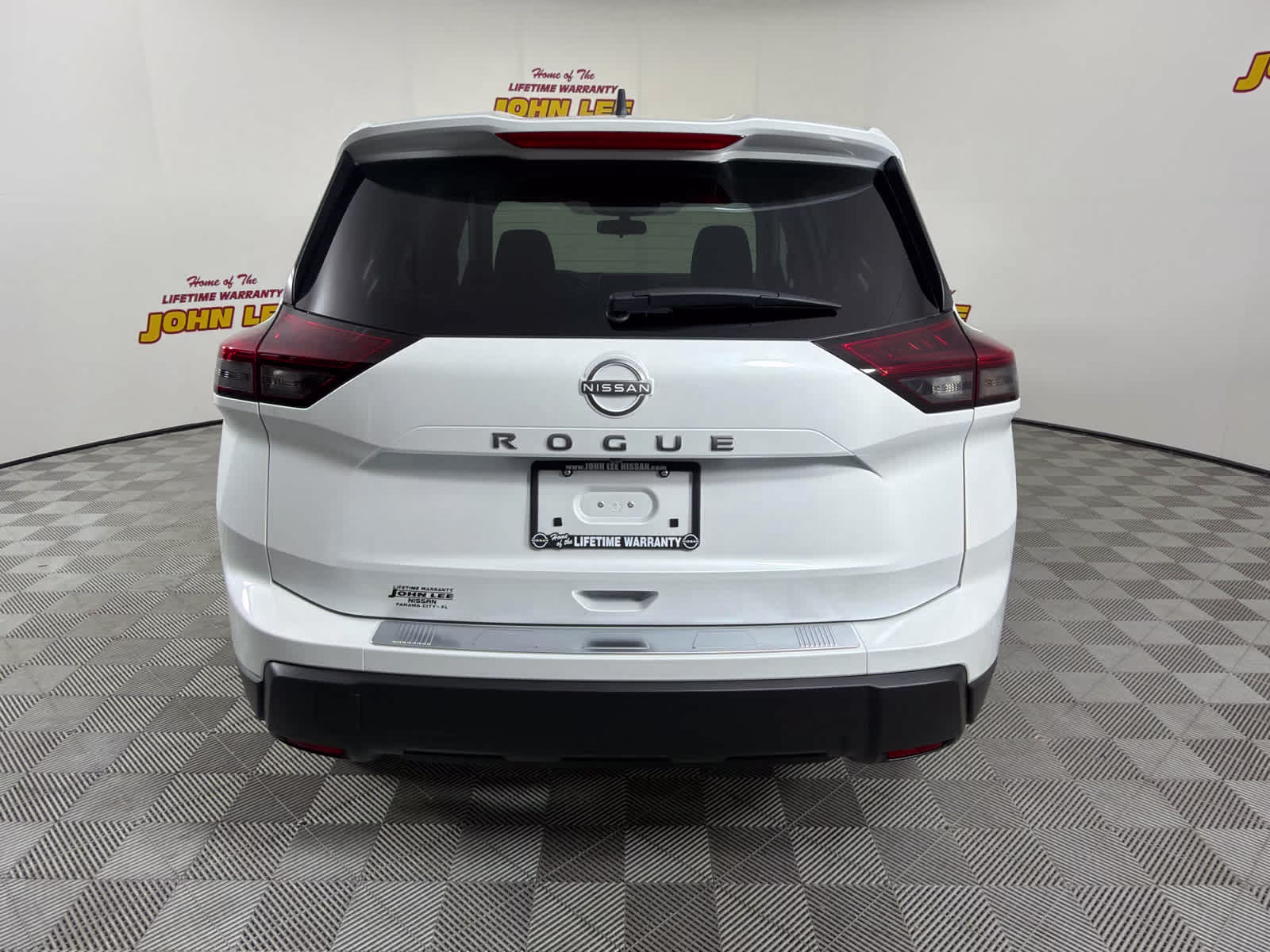 2026 Everest White Pearl Tricoat Nissan Rogue SV FWD SUV