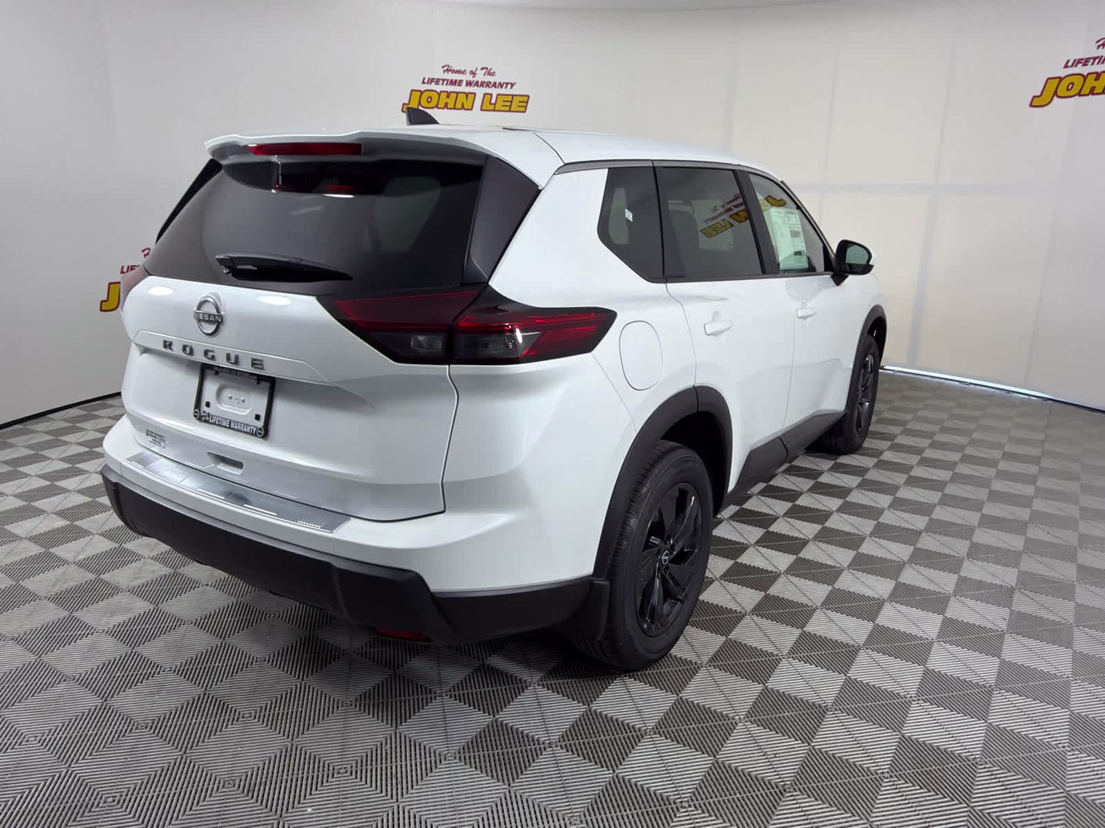 2026 Everest White Pearl Tricoat Nissan Rogue SV FWD SUV