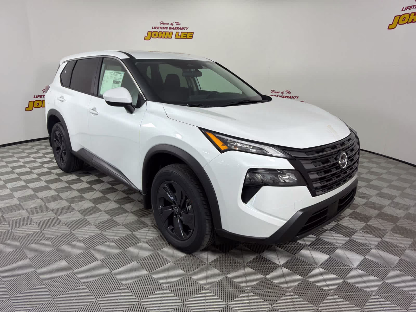 2026 Everest White Pearl Tricoat Nissan Rogue SV FWD SUV
