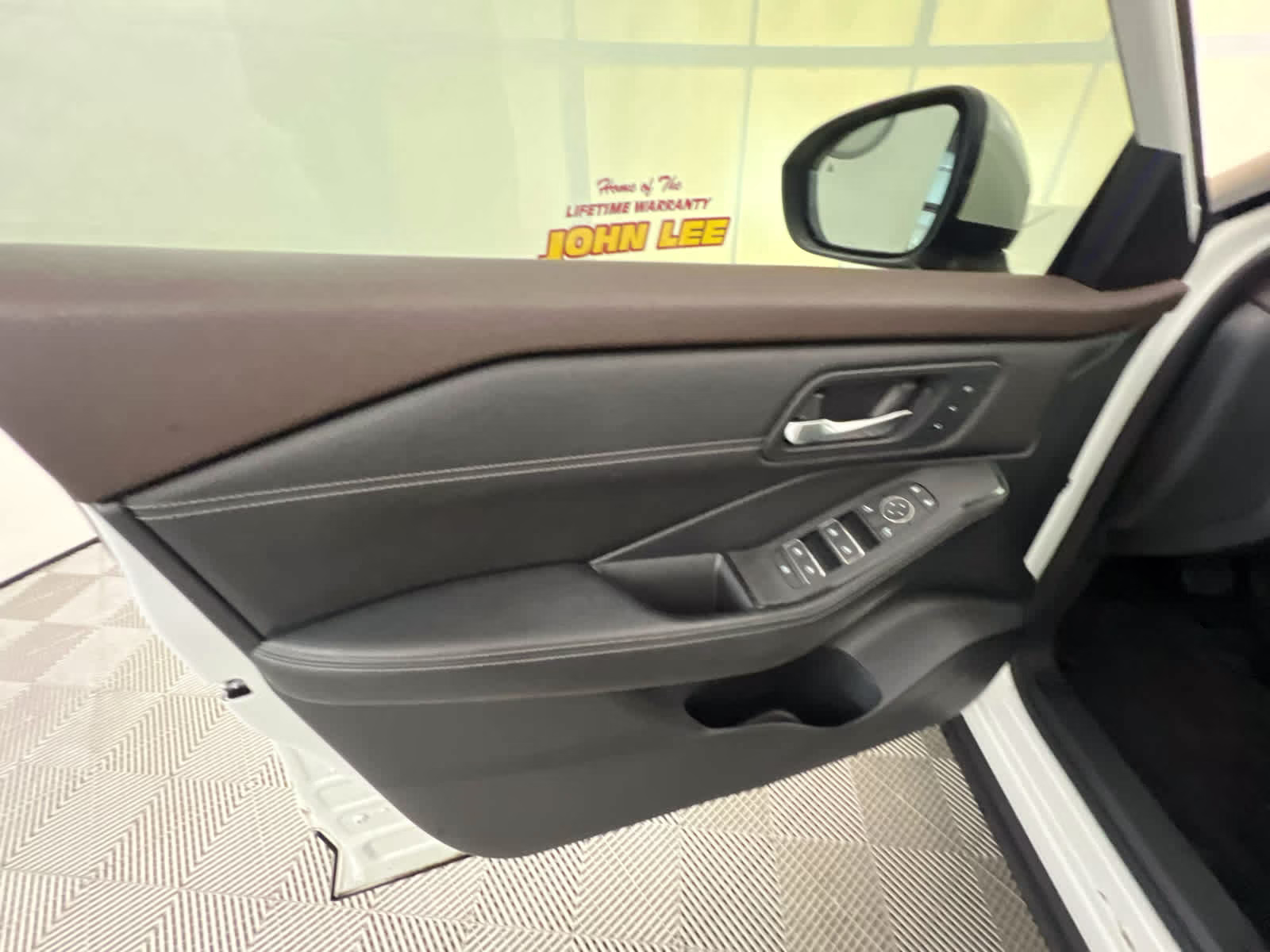 2023 Pearl White Tricoat Nissan Rogue SL FWD SUV