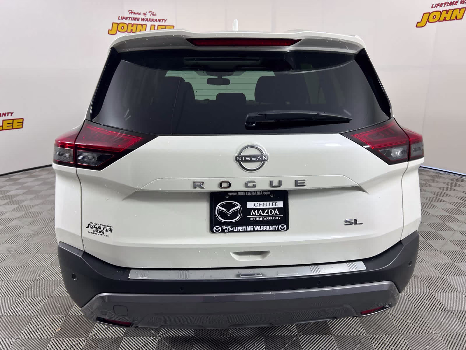 2023 Pearl White Tricoat Nissan Rogue SL FWD SUV