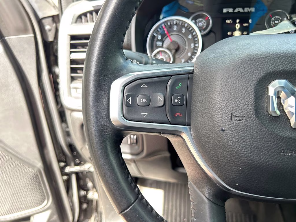 2024 Diamond Black Crystal Pearlcoat Ram 1500 Big Horn/Lone Star RWD Truck