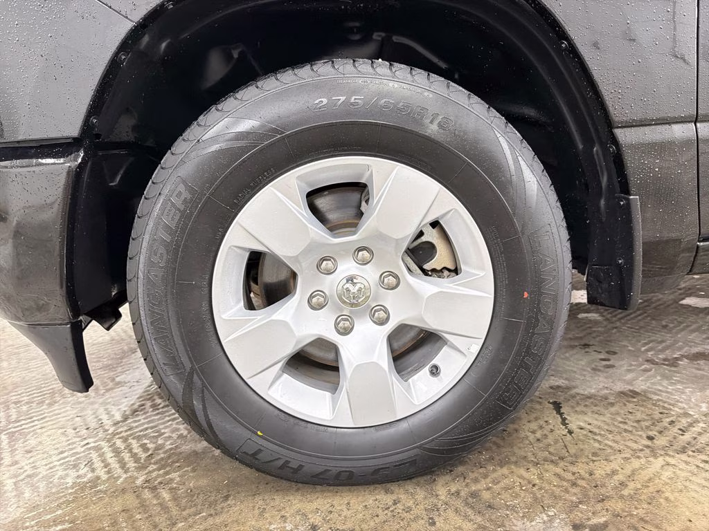 2024 Diamond Black Crystal Pearlcoat Ram 1500 Big Horn/Lone Star RWD Truck