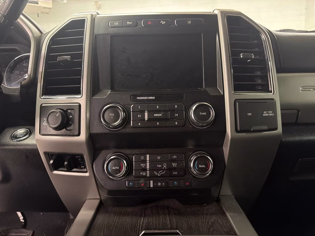 2020 Iconic Silver Metallic Ford Super Duty F-250 SRW Lariat 4X4 Truck