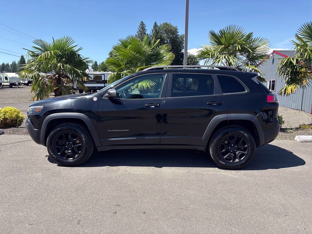2020 Diamond Black Crystal Pearlcoat Jeep Cherokee Trailhawk 4X4 SUV