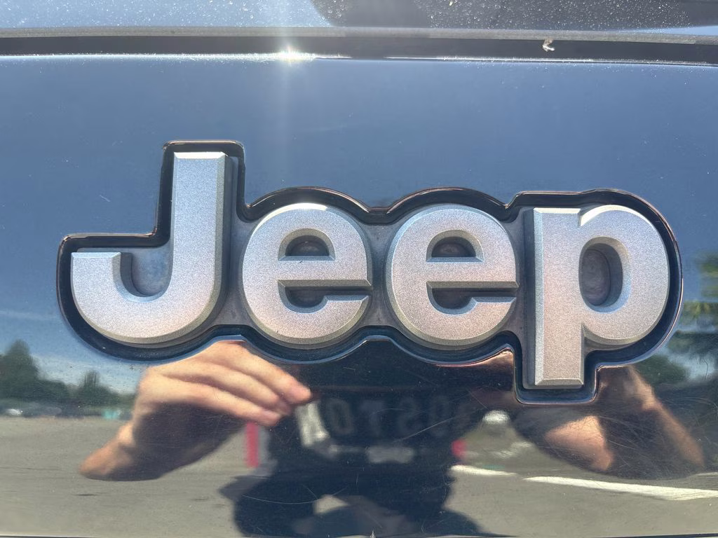 2020 Diamond Black Crystal Pearlcoat Jeep Cherokee Trailhawk 4X4 SUV