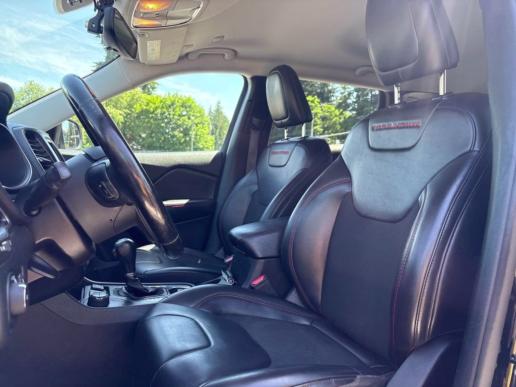 2020 Diamond Black Crystal Pearlcoat Jeep Cherokee Trailhawk 4X4 SUV