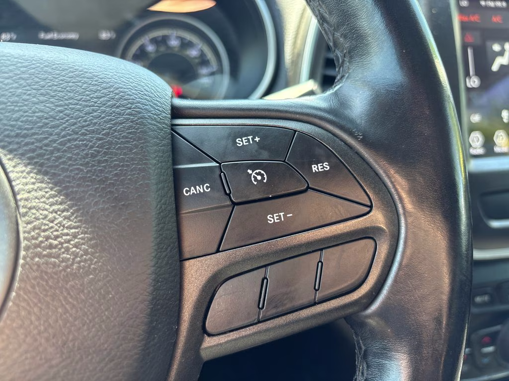2020 Diamond Black Crystal Pearlcoat Jeep Cherokee Trailhawk 4X4 SUV