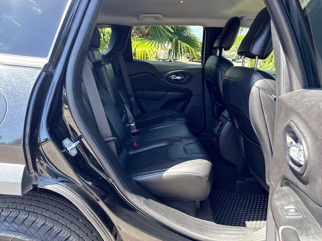 2020 Diamond Black Crystal Pearlcoat Jeep Cherokee Trailhawk 4X4 SUV