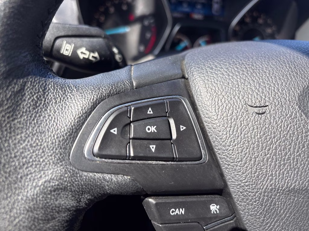 2019 White Platinum Clearcoat Metallic Ford Escape Titanium 4X4 SUV