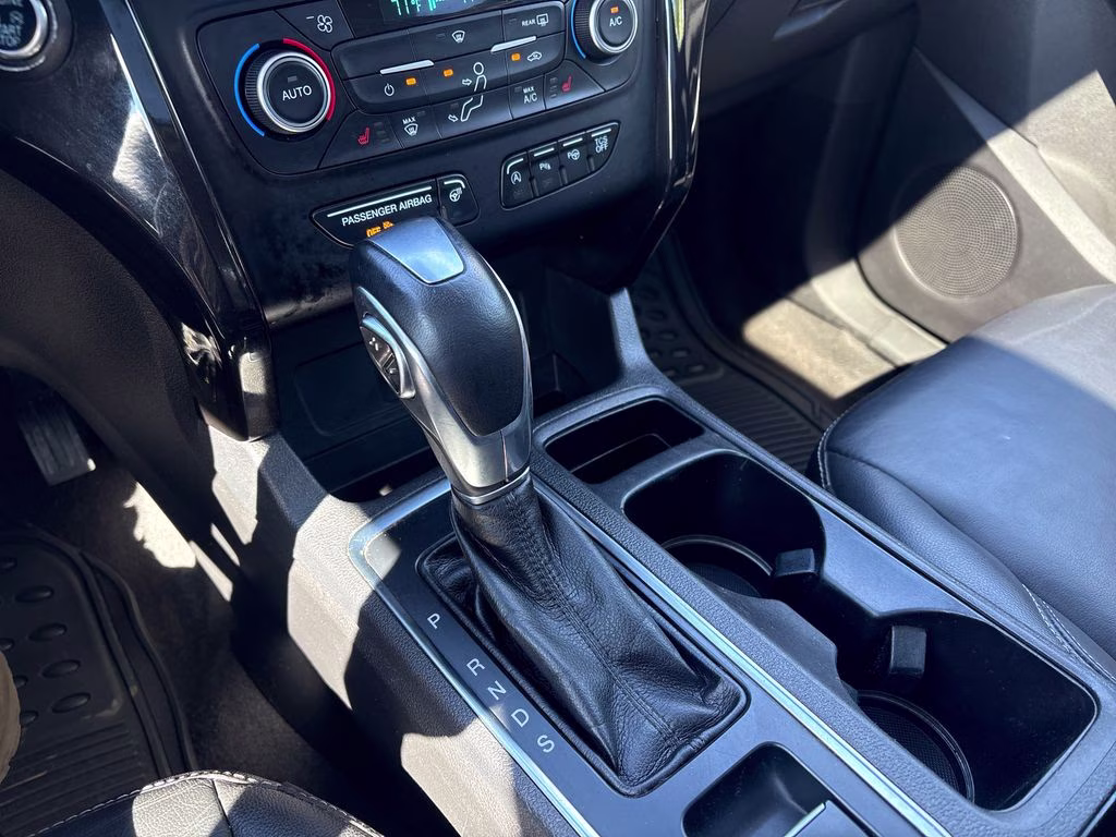 2019 White Platinum Clearcoat Metallic Ford Escape Titanium 4X4 SUV