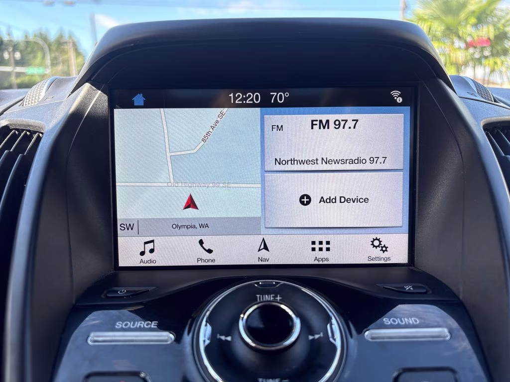 2019 White Platinum Clearcoat Metallic Ford Escape Titanium 4X4 SUV