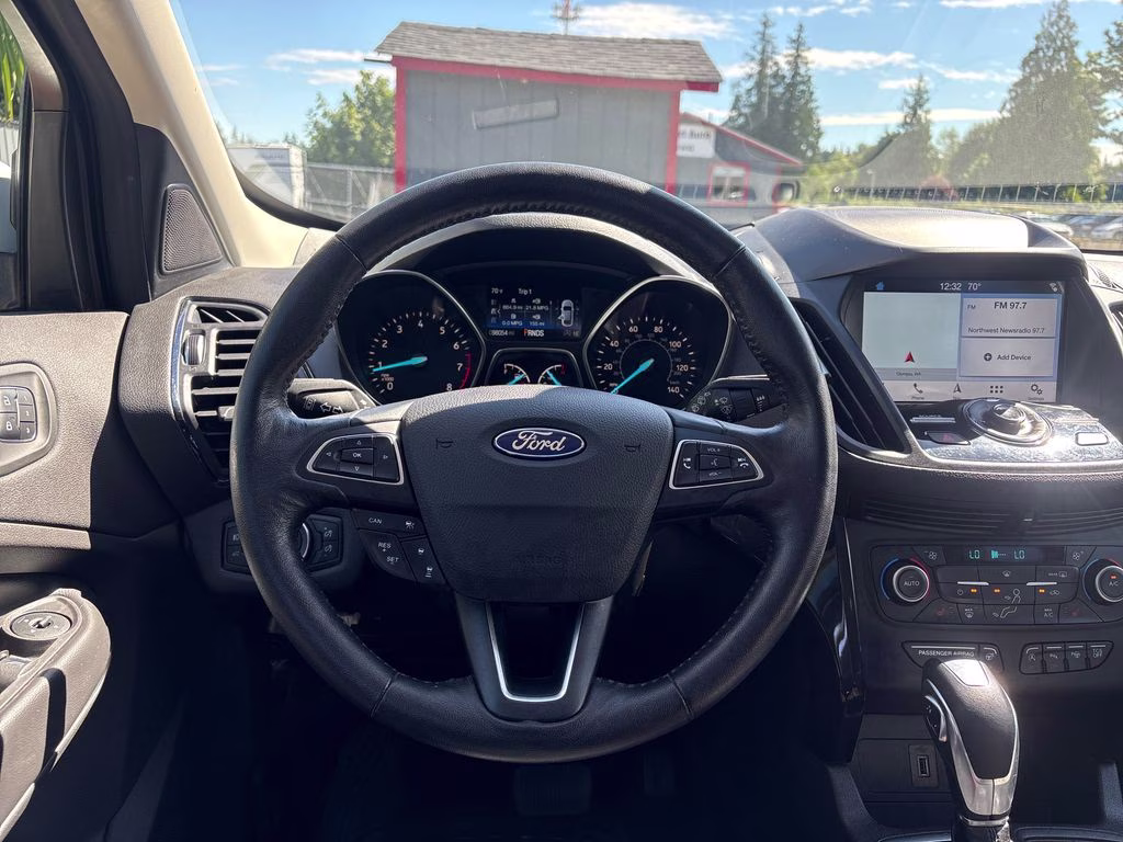 2019 White Platinum Clearcoat Metallic Ford Escape Titanium 4X4 SUV