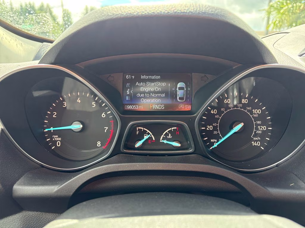 2019 White Platinum Clearcoat Metallic Ford Escape Titanium 4X4 SUV