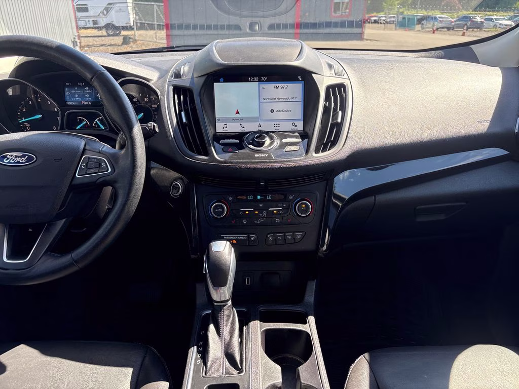 2019 White Platinum Clearcoat Metallic Ford Escape Titanium 4X4 SUV