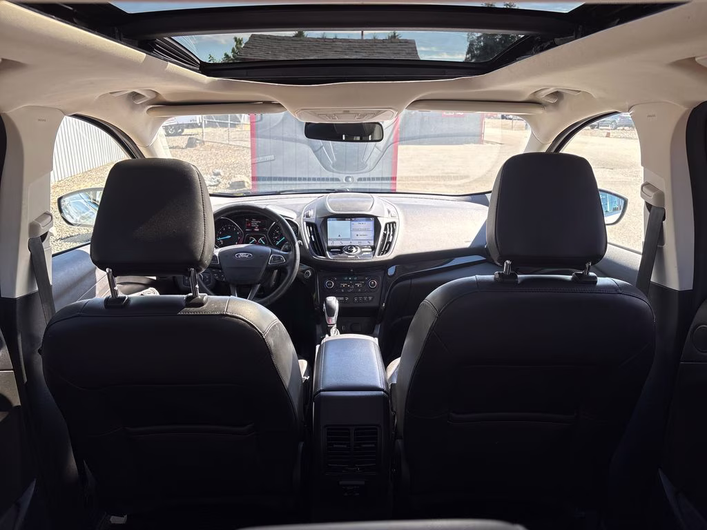2019 White Platinum Clearcoat Metallic Ford Escape Titanium 4X4 SUV