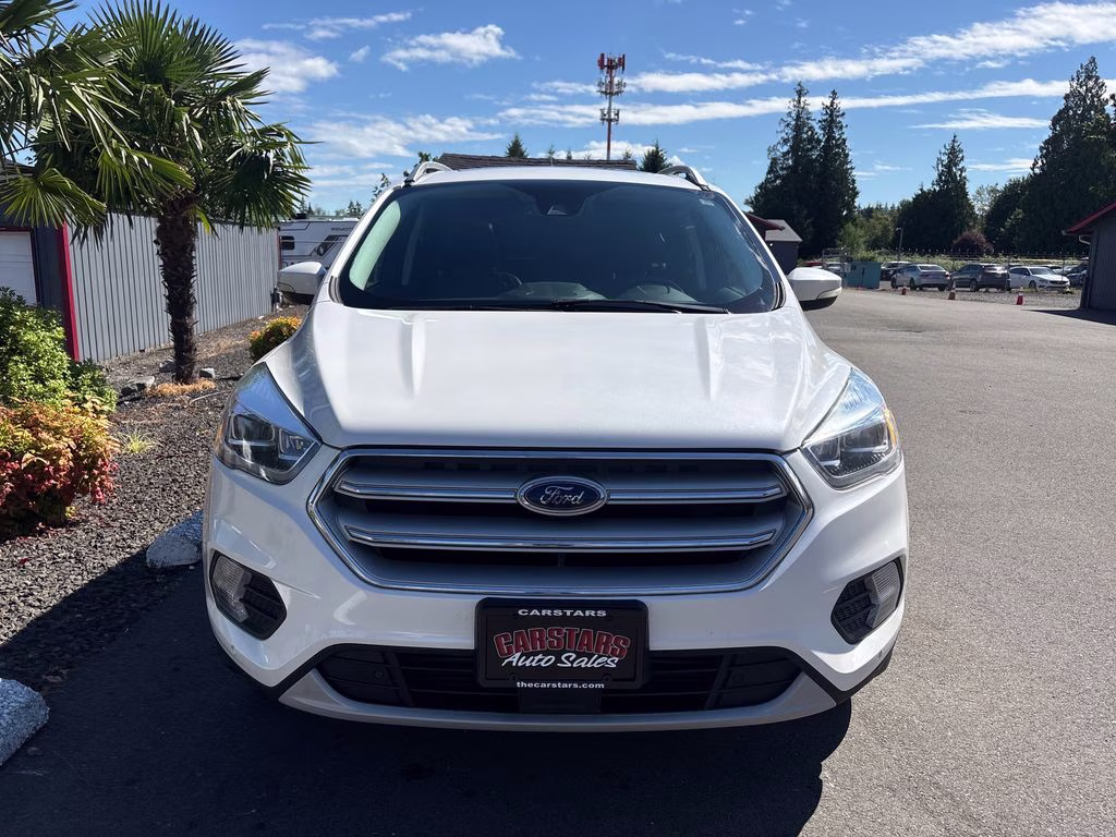 2019 White Platinum Clearcoat Metallic Ford Escape Titanium 4X4 SUV