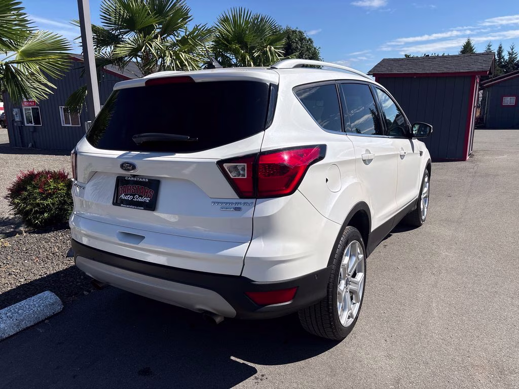 2019 White Platinum Clearcoat Metallic Ford Escape Titanium 4X4 SUV
