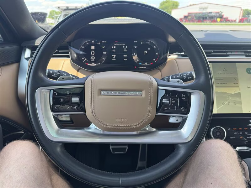2023 Fuji White Land Rover Range Rover P400 SE LWB AWD SUV