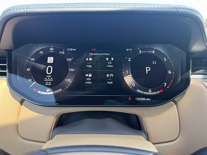 2023 Fuji White Land Rover Range Rover P400 SE LWB AWD SUV