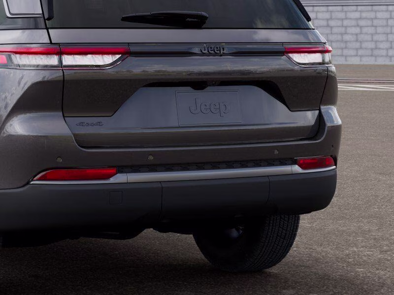 2026 Baltic Gray Metallic Clear Coat Jeep Grand Cherokee Grand Cherokee Laredo Altitude 4x4 4X4 SUV