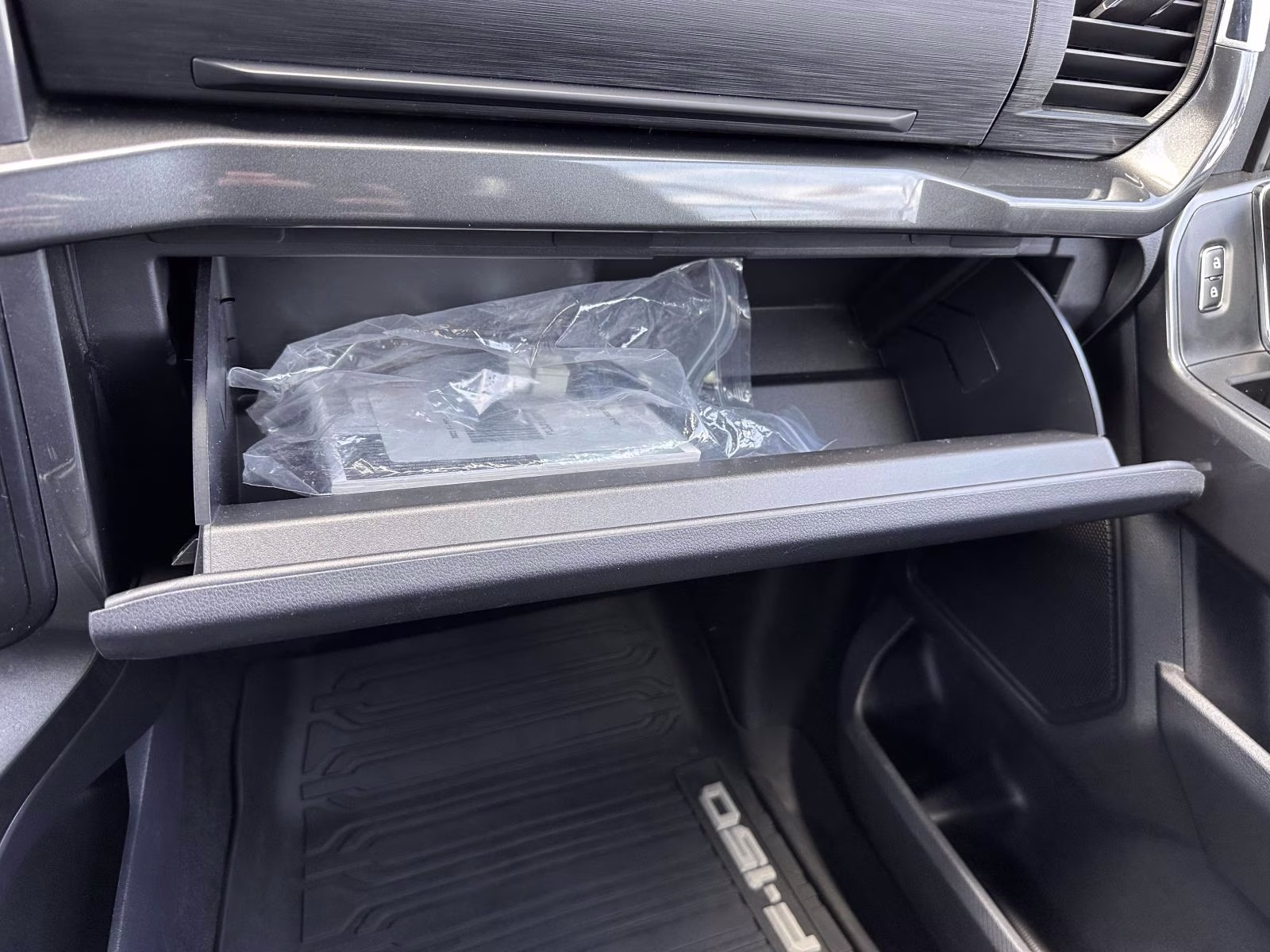 2023 Agate Black Metallic Ford F-150 XLT 4WD SuperCrew 5.5' Box 4X4 Truck