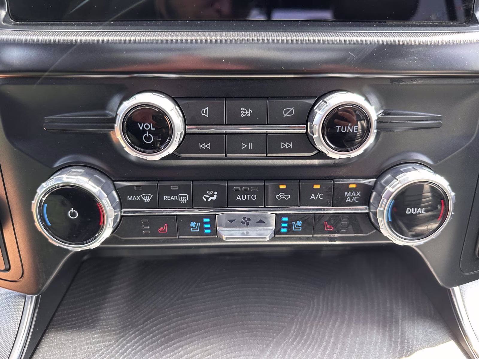 2023 Ford F-150 Platinum - Photo 28