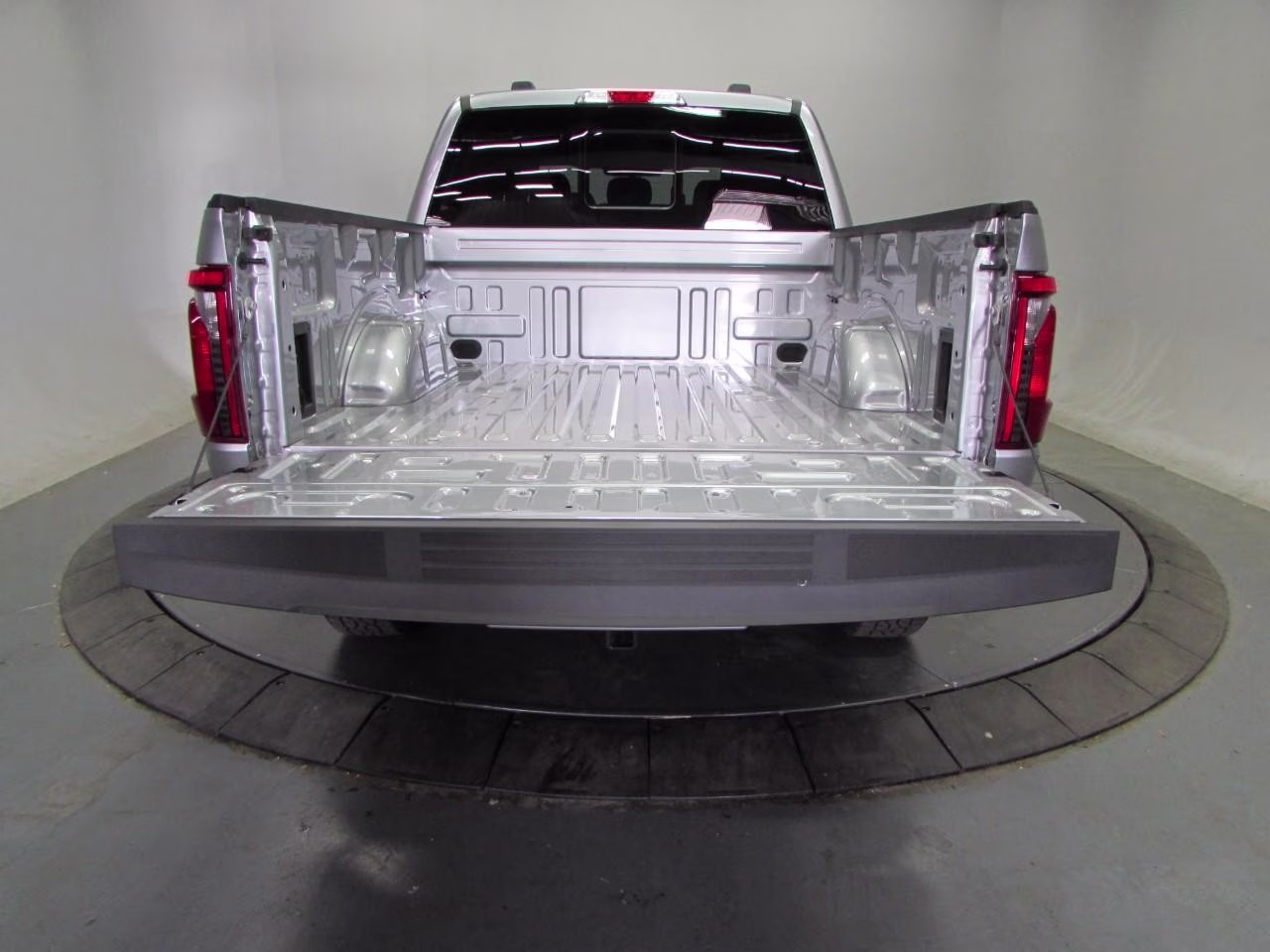 2026 Iconic Silver Metallic Ford F-150 XLT 4X4 Truck