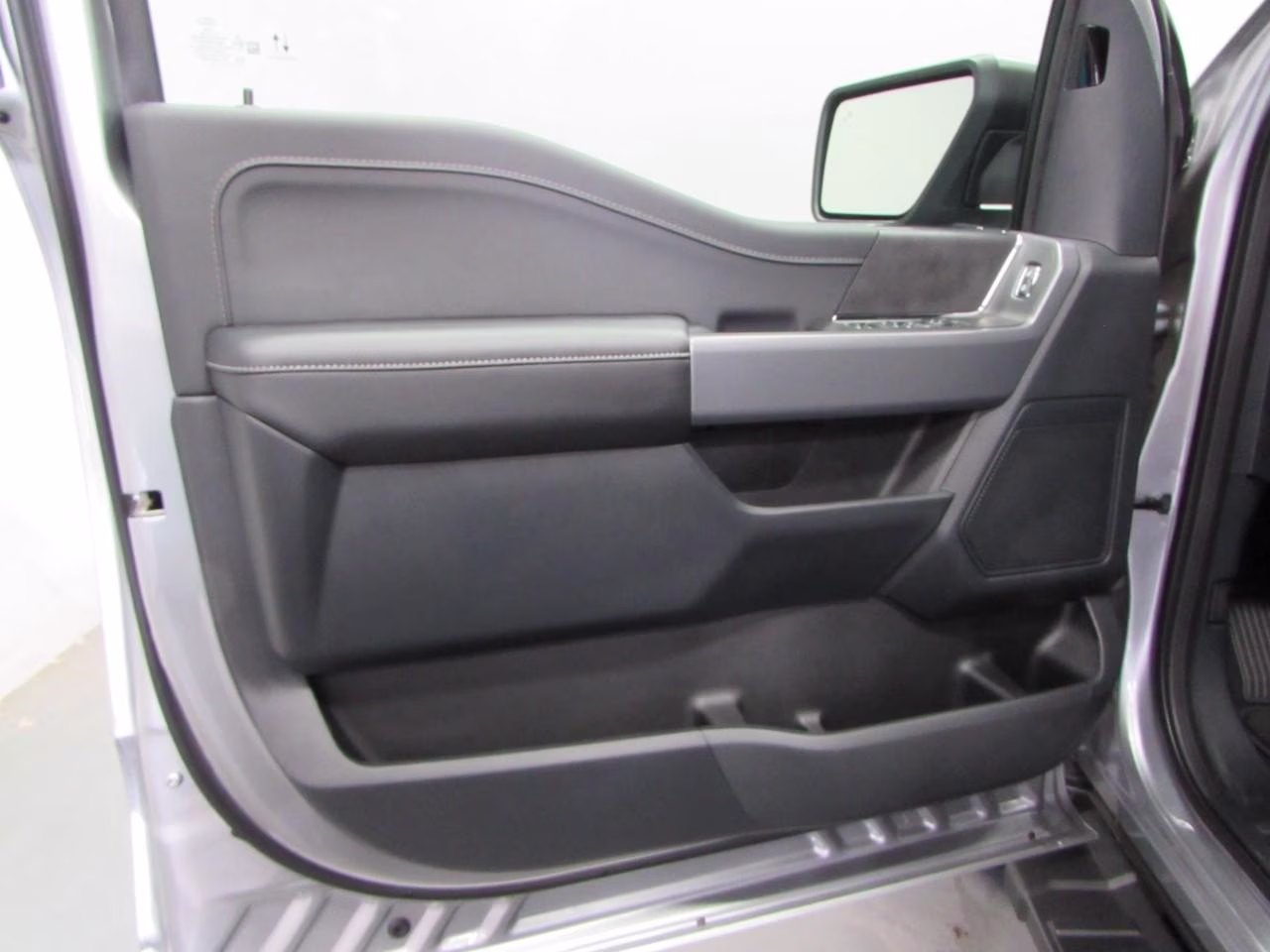 2026 Iconic Silver Metallic Ford F-150 XLT 4X4 Truck