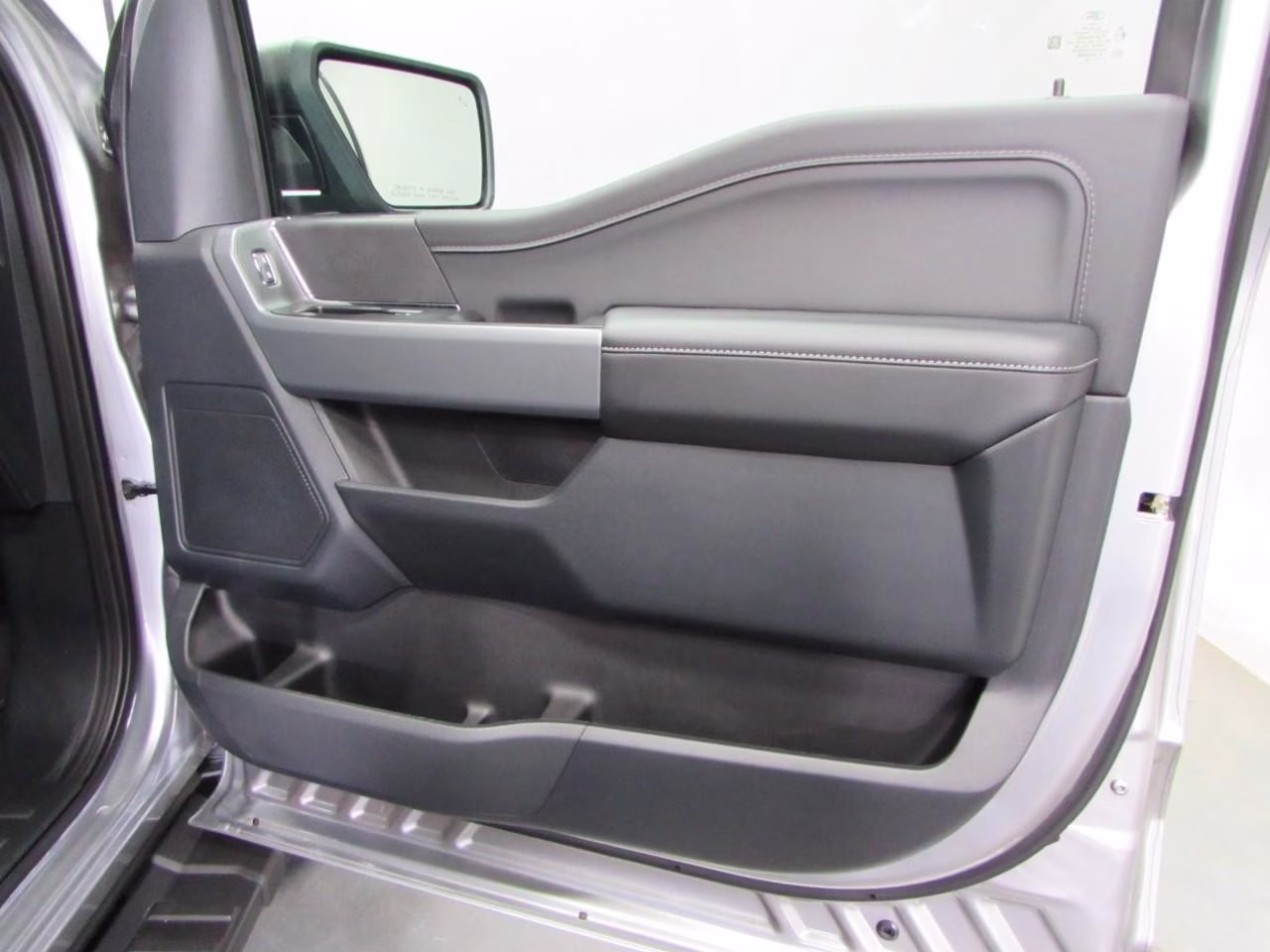 2026 Iconic Silver Metallic Ford F-150 XLT 4X4 Truck