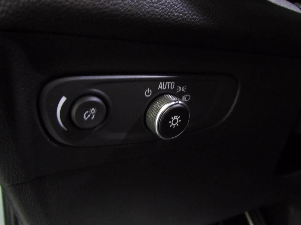 2023 Moonstone Gray Metallic Buick Envision Essence AWD SUV