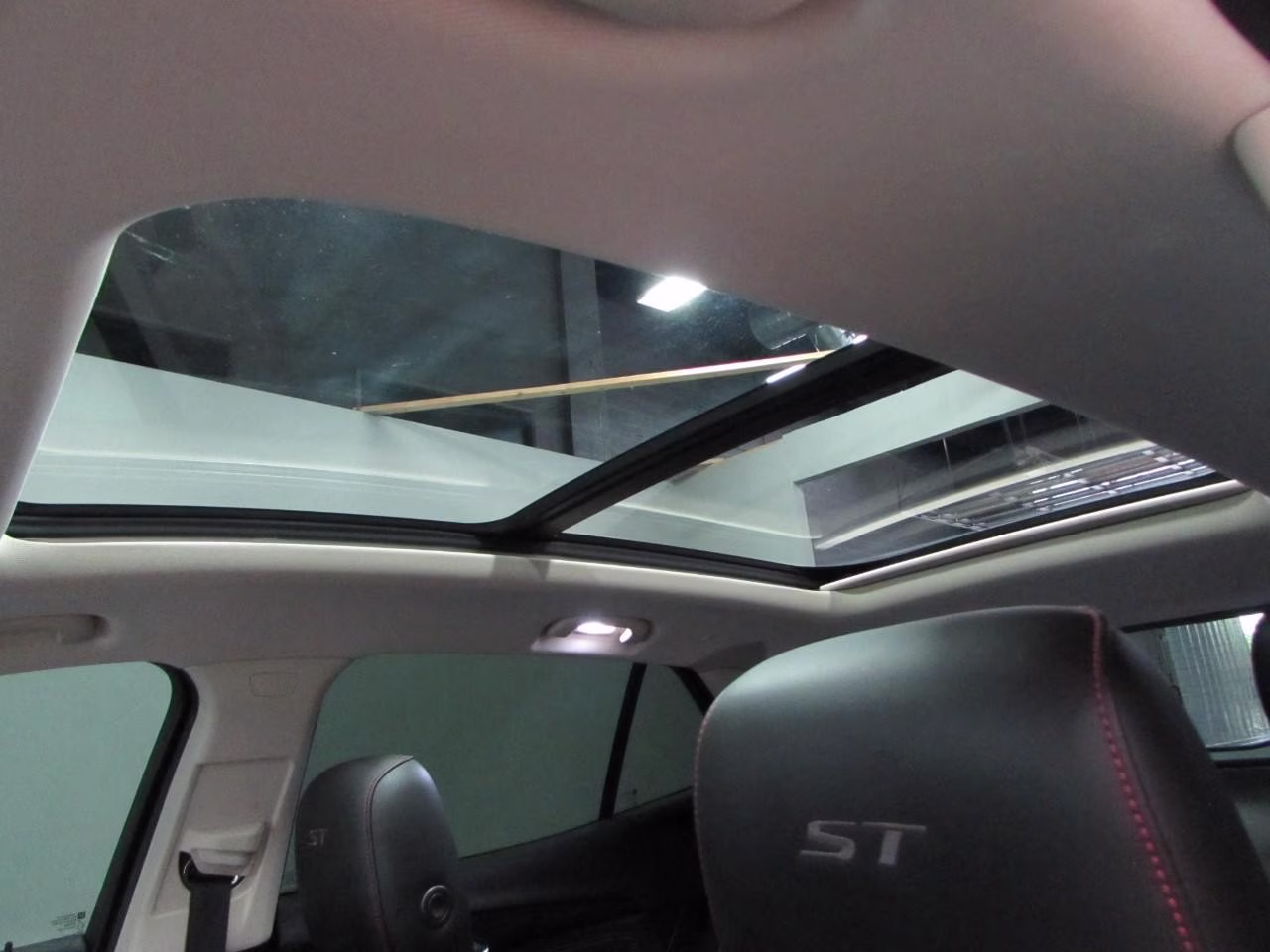 2023 Moonstone Gray Metallic Buick Envision Essence AWD SUV