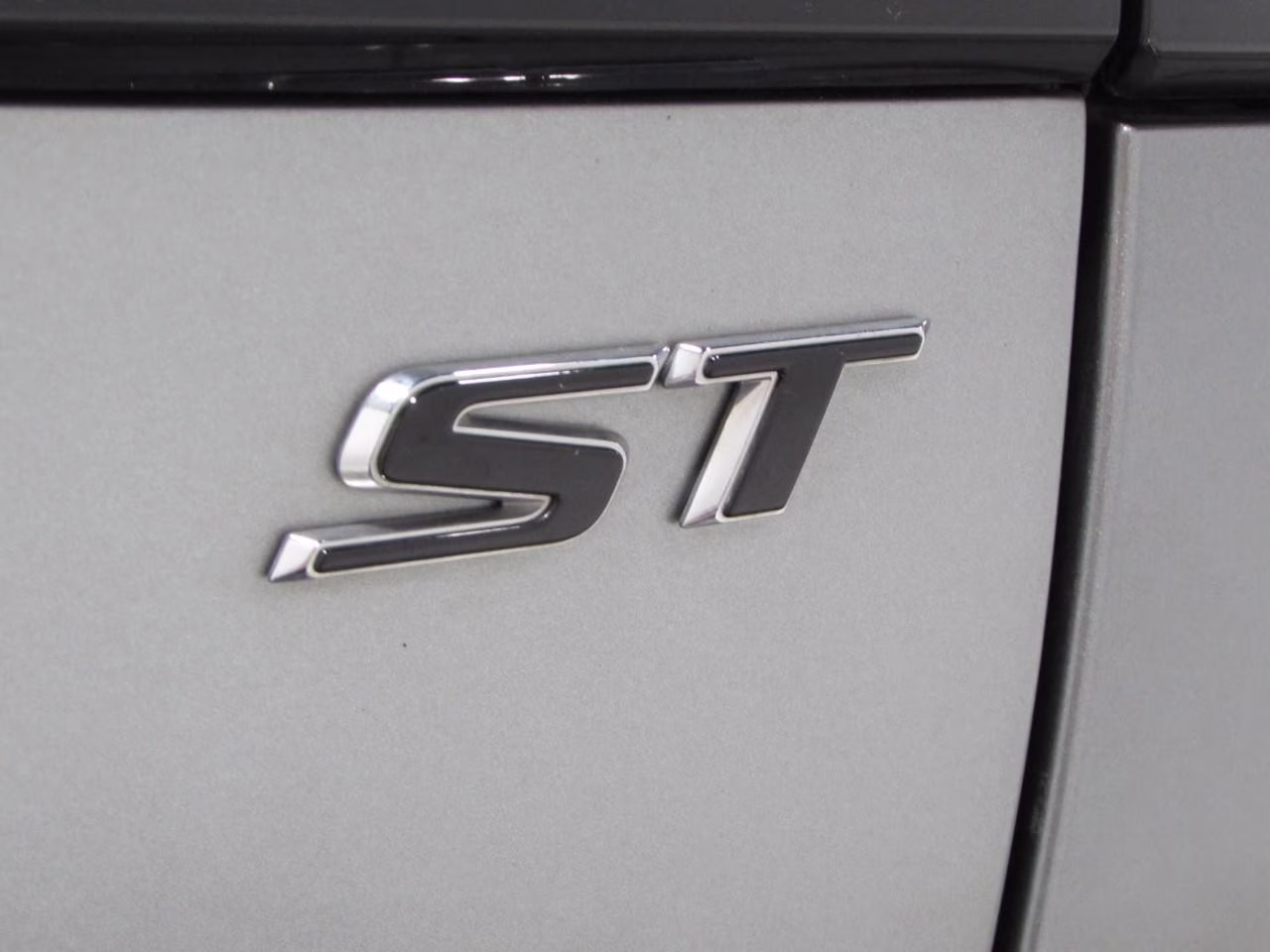 2023 Moonstone Gray Metallic Buick Envision Essence AWD SUV