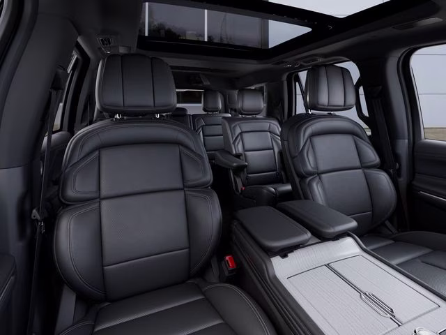 2027 Infinite Black Metallic Clearcoat Lincoln Navigator Reserve 4X4 SUV