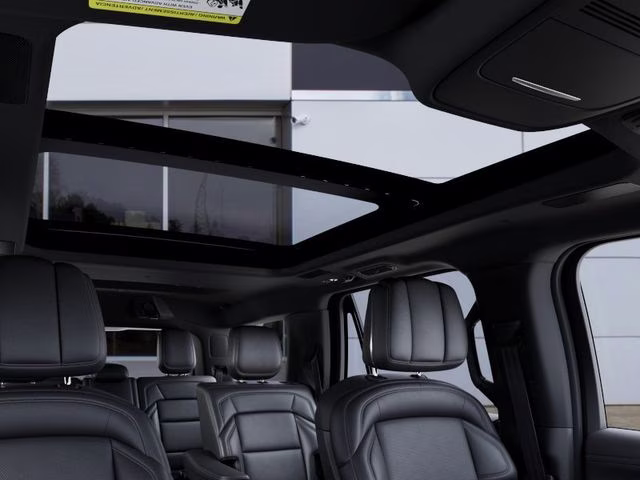 2027 Infinite Black Metallic Clearcoat Lincoln Navigator Reserve 4X4 SUV