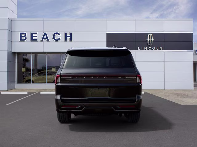 2027 Infinite Black Metallic Clearcoat Lincoln Navigator Reserve 4X4 SUV