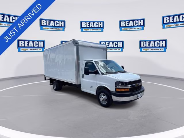 2026 Summit White Chevrolet Express Cutaway 4500 2WT RWD Long Wheelbase