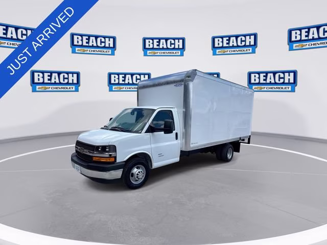 2026 Summit White Chevrolet Express Cutaway 4500 2WT RWD Long Wheelbase