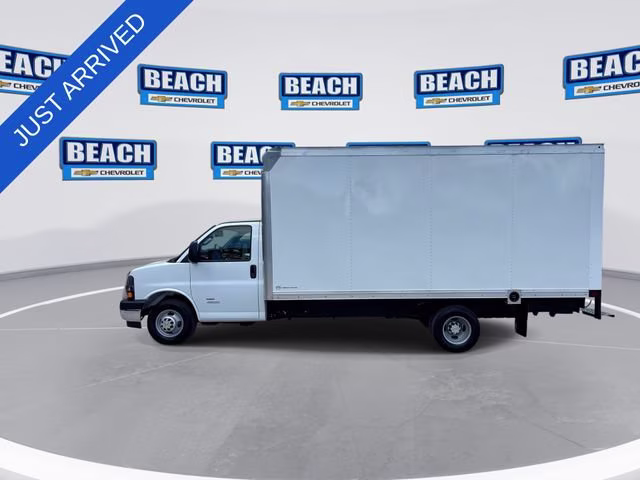 2026 Summit White Chevrolet Express Cutaway 4500 2WT RWD Long Wheelbase