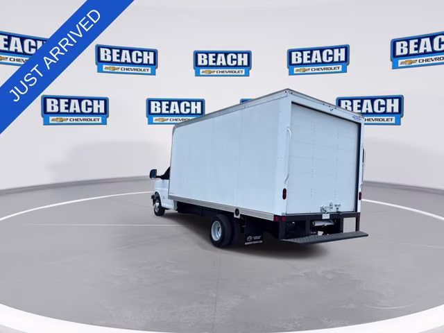 2026 Summit White Chevrolet Express Cutaway 4500 2WT RWD Long Wheelbase