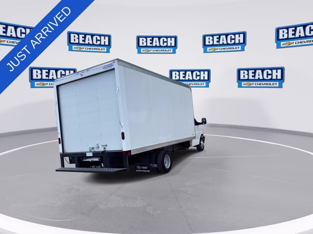 2026 Summit White Chevrolet Express Cutaway 4500 2WT RWD Long Wheelbase