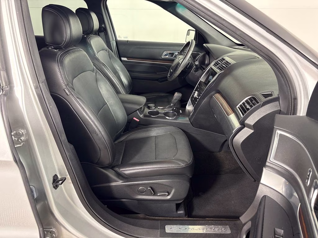 2017 Ingot Silver Metallic Ford Explorer Limited 4X4 SUV